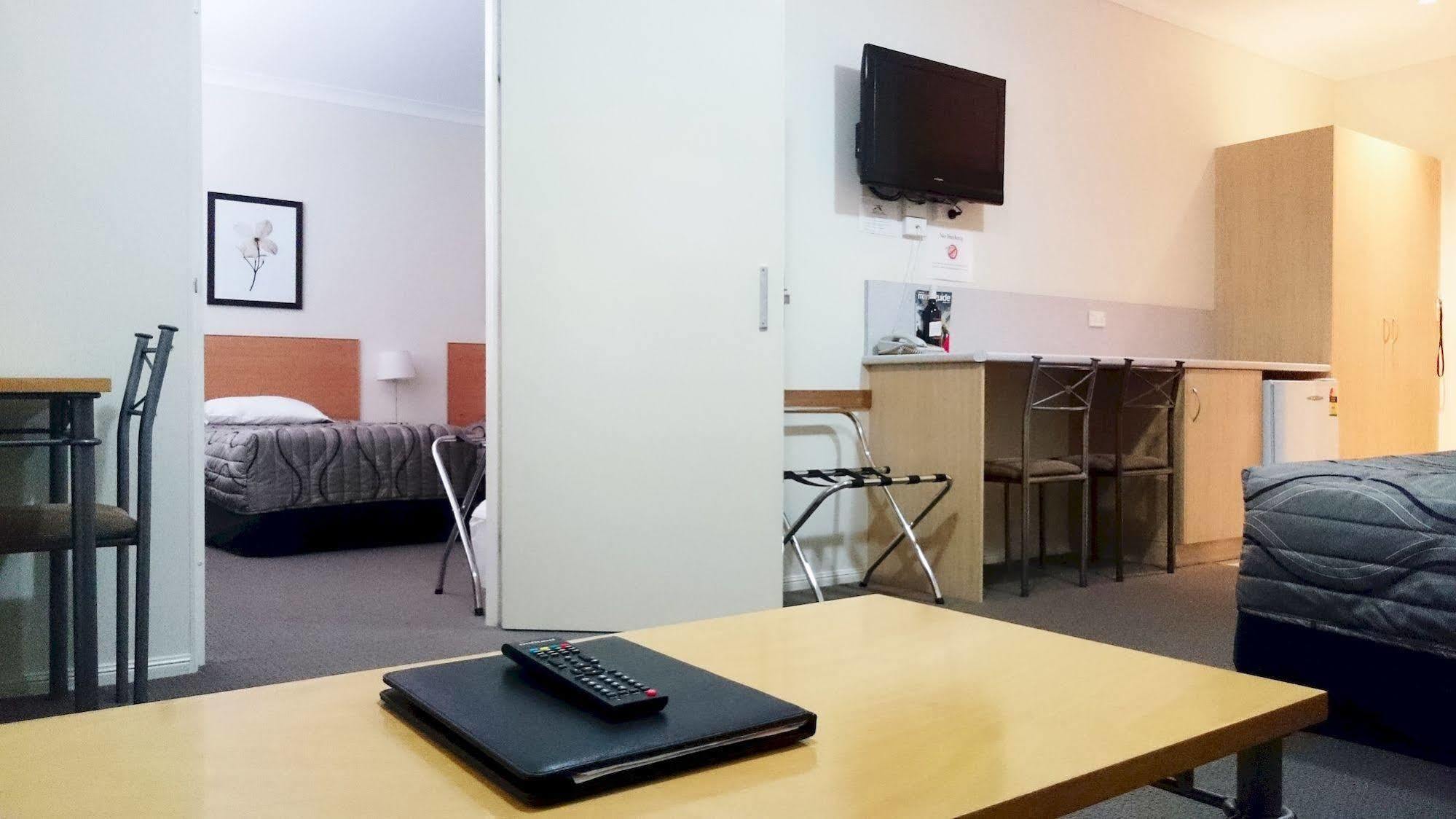 Country Roads Motor Inn Goondiwindi Eksteriør billede